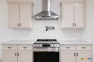 156 Essence Dr, Victoria, TX 77904 - Photo 14