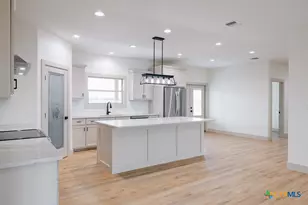 156 Essence Dr, Victoria, TX 77904 - Photo 8