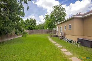 905 N Navarro St, Victoria, TX 77901 - Photo 28