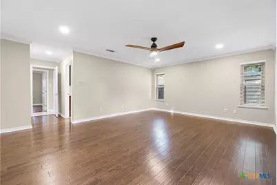 221 W Tanglewood Drive, New Braunfels, TX 78130 - Photo 16
