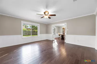 221 W Tanglewood Drive, New Braunfels, TX 78130 - Photo 14