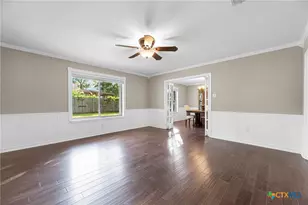 221 W Tanglewood Dr, New Braunfels, TX 78130 - Photo 14