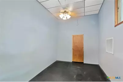 708 E Goodwin Avenue, Victoria, TX 77901 - Photo 22
