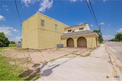 708 E Goodwin Avenue, Victoria, TX 77901 - Photo 24