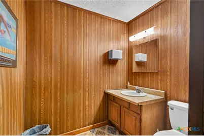 708 E Goodwin Avenue, Victoria, TX 77901 - Photo 10