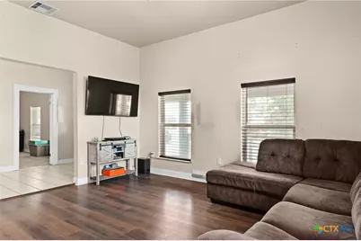 607 S Main St, Lampasas, TX 76550 - Photo 4