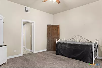 607 S Main St, Lampasas, TX 76550 - Photo 10