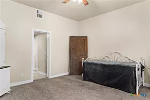 607 S Main St, Lampasas, TX 76550 - Photo 10