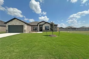 403 Magnolia Dr, Troy, TX 76579 - Photo 2