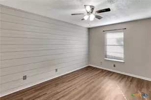 215 Chantilly St, Victoria, TX 77904 - Photo 10