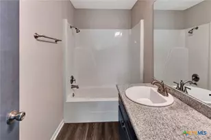 215 Chantilly St, Victoria, TX 77904 - Photo 14