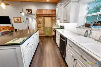 2133 County Road 125, Edna, TX 77957 - Photo 8