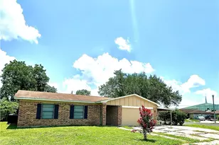 225 Monterrey Dr, Victoria, TX 77904 - Photo 1