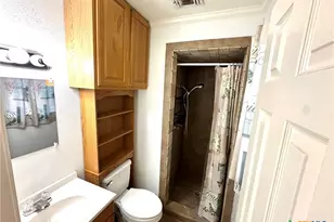 225 Monterrey Dr, Victoria, TX 77904 - Photo 14