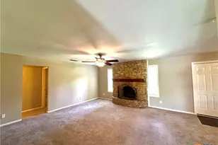 225 Monterrey Dr, Victoria, TX 77904 - Photo 10