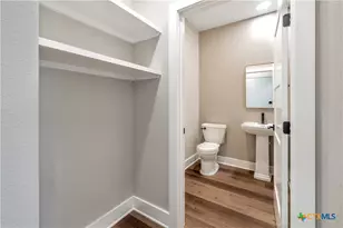 1720 Cannon St, Gonzales, TX 78629 - Photo 20