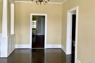 114 N Market St, Goliad, TX 77963 - Photo 2