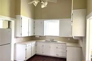 114 N Market St, Goliad, TX 77963 - Photo 6