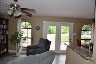 210 Meadow Ln, Martindale, TX 78655 - Photo 14