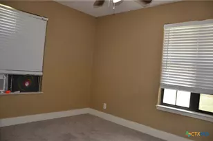 210 Meadow Ln, Martindale, TX 78655 - Photo 12