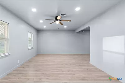 805 S 32nd, Temple, TX 76501 - Photo 2