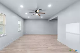 805 S 32nd, Temple, TX 76501 - Photo 2