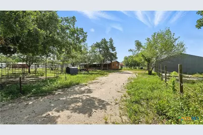 275 & 279 Cross Road, Kingsbury, TX 78638 - Photo 2