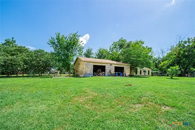 507 E 1st Street, Cameron, TX 76520 - Photo 24