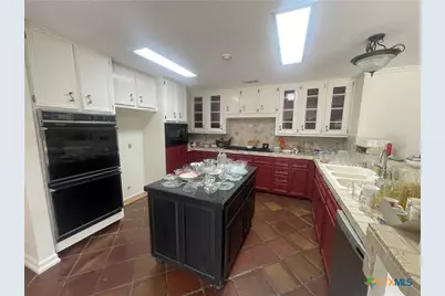 403 Turtle Rock Drive, Victoria, TX 77904 - Photo 8