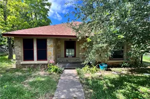 1506 Golf Course Rd, Gatesville, TX 76528 - Photo 1