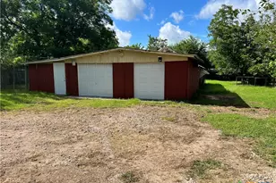 1506 Golf Course Rd, Gatesville, TX 76528 - Photo 10