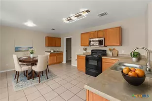 671 NW Crossing Dr, New Braunfels, TX 78130 - Photo 18