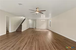 671 NW Crossing Dr, New Braunfels, TX 78130 - Photo 14