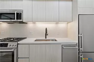 2209 S 1st St, Austin, TX 78704 - Photo 12