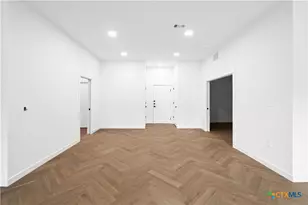 2209 S 1st St, Austin, TX 78704 - Photo 14