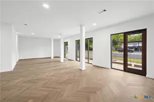 2209 S 1st St, Austin, TX 78704 - Photo 4