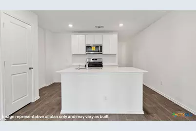 1011 Bold Run, Seguin, TX 78155 - Photo 4