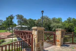 915 Prince Albert, Seguin, TX 78155 - Photo 10