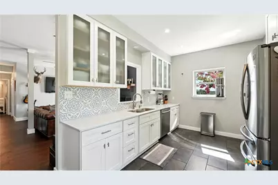 130 Oak Ridge Drive, New Braunfels, TX 78132 - Photo 14