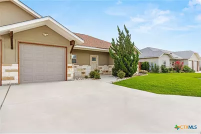 152 Navarro Crossing #3B, Seguin, TX 78155 - Photo 2