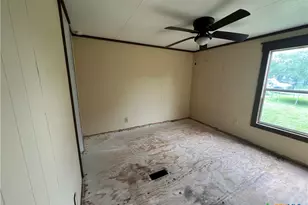 408 Debbie St, Victoria, TX 77905 - Photo 6