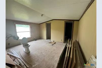 408 Debbie Street, Victoria, TX 77905 - Photo 12