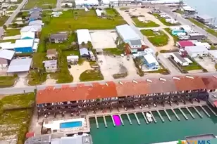 440 S 15th St, Port O'Connor, TX 77982 - Photo 2