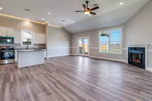 188 Turnberry Dr, La Vernia, TX 78121 - Photo 6