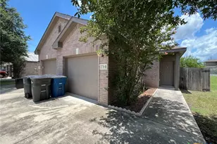 271 Rosalie Dr, New Braunfels, TX 78130 - Photo 2