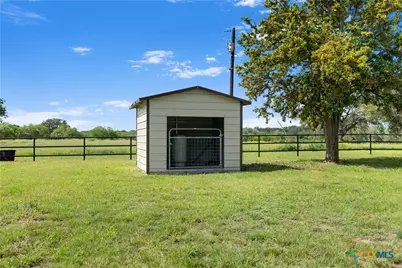 1033 Fm 1351, Goliad, TX 77963 - Photo 26