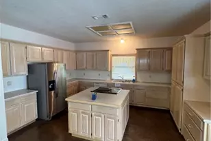 184 E Lincoln St, New Braunfels, TX 78130 - Photo 12