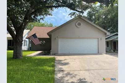 184 E Lincoln Street, New Braunfels, TX 78130 - Photo 1