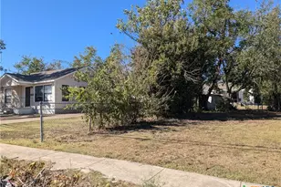 309 W Avenue P, Temple, TX 76504 - Photo 2