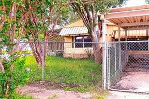 208 Antelope Cir, Victoria, TX 77904 - Photo 2